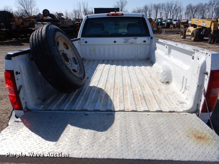 image for item DR4510 2013 Chevrolet Silverado 2500HD  Ext. Cab pickup truck