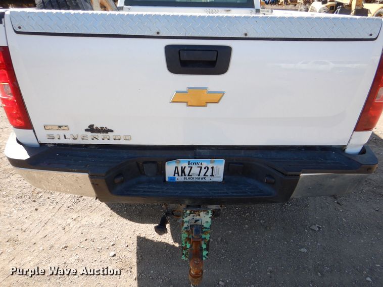 image for item DR4510 2013 Chevrolet Silverado 2500HD  Ext. Cab pickup truck