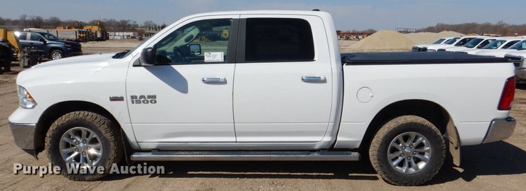 image for item DR4512 2017 Dodge Ram 1500 SLT  Crew Cab pickup truck