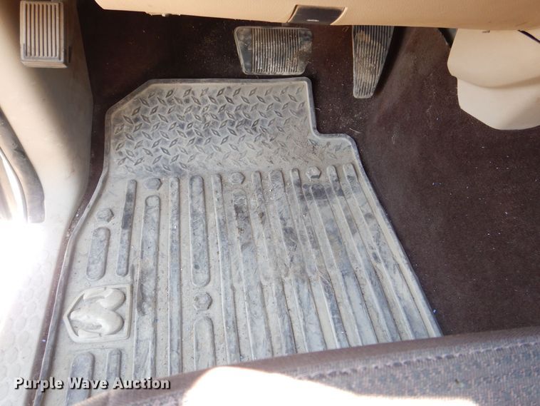 image for item DR4512 2017 Dodge Ram 1500 SLT  Crew Cab pickup truck