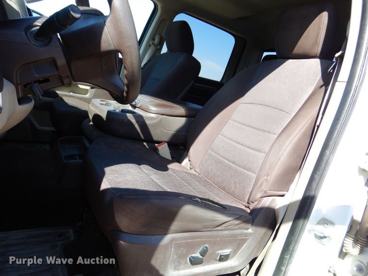 image for item DR4512 2017 Dodge Ram 1500 SLT  Crew Cab pickup truck