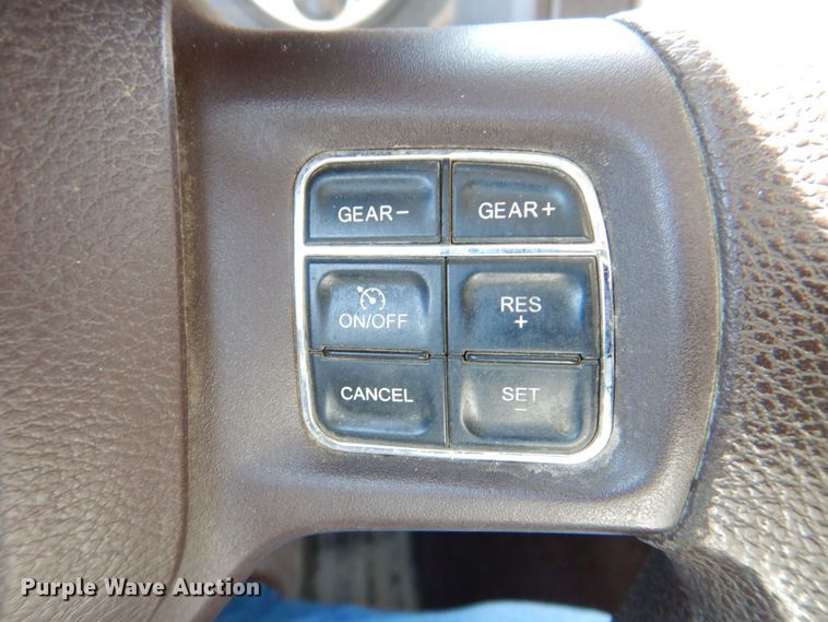 image for item DR4512 2017 Dodge Ram 1500 SLT  Crew Cab pickup truck