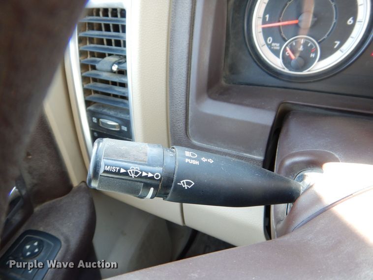 image for item DR4512 2017 Dodge Ram 1500 SLT  Crew Cab pickup truck