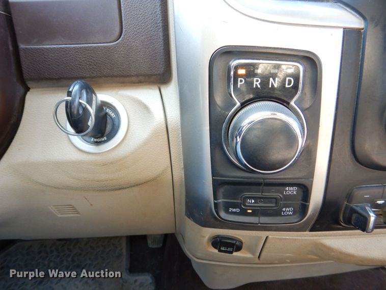 image for item DR4512 2017 Dodge Ram 1500 SLT  Crew Cab pickup truck