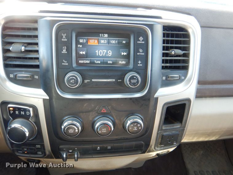 image for item DR4512 2017 Dodge Ram 1500 SLT  Crew Cab pickup truck