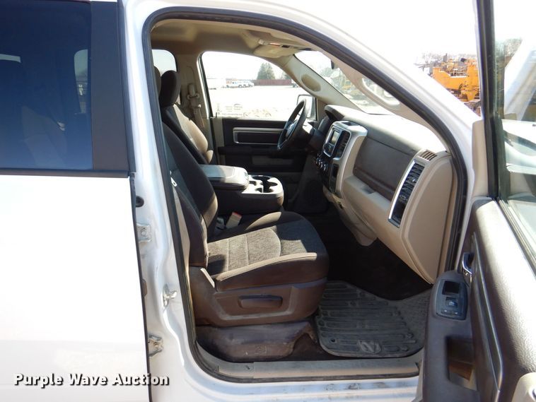 image for item DR4512 2017 Dodge Ram 1500 SLT  Crew Cab pickup truck