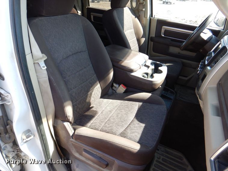 image for item DR4512 2017 Dodge Ram 1500 SLT  Crew Cab pickup truck