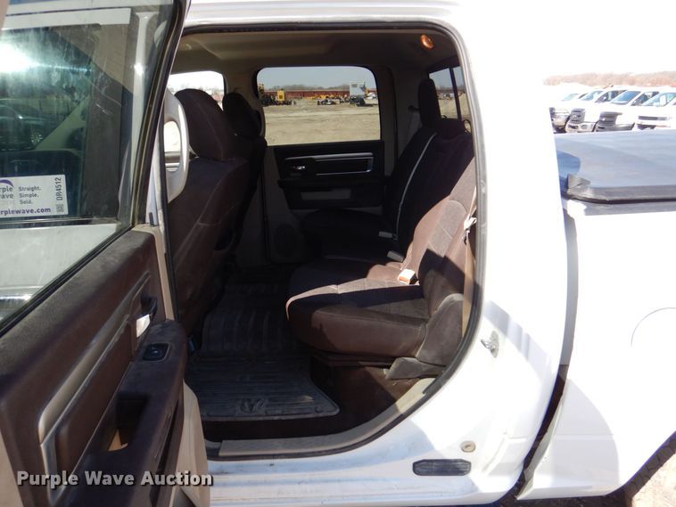 image for item DR4512 2017 Dodge Ram 1500 SLT  Crew Cab pickup truck