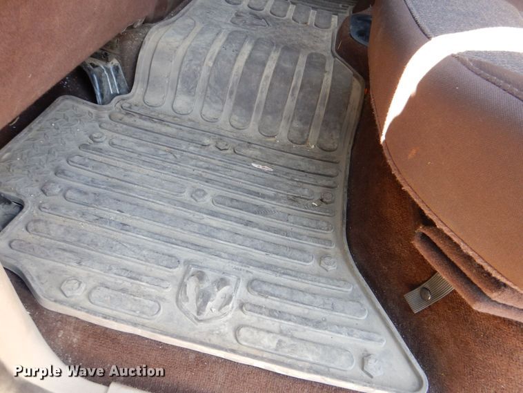 image for item DR4512 2017 Dodge Ram 1500 SLT  Crew Cab pickup truck