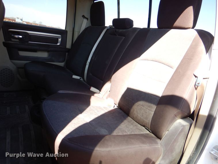 image for item DR4512 2017 Dodge Ram 1500 SLT  Crew Cab pickup truck