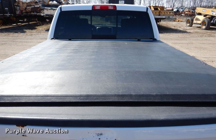 image for item DR4512 2017 Dodge Ram 1500 SLT  Crew Cab pickup truck