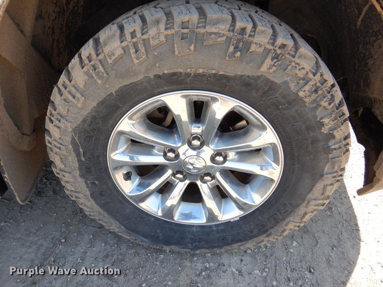 image for item DR4512 2017 Dodge Ram 1500 SLT  Crew Cab pickup truck