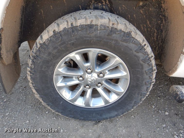 image for item DR4512 2017 Dodge Ram 1500 SLT  Crew Cab pickup truck