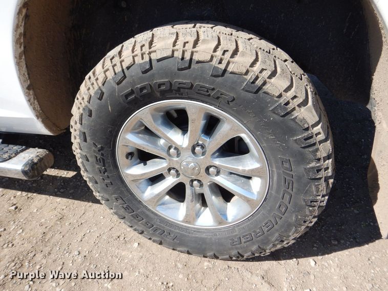 image for item DR4512 2017 Dodge Ram 1500 SLT  Crew Cab pickup truck