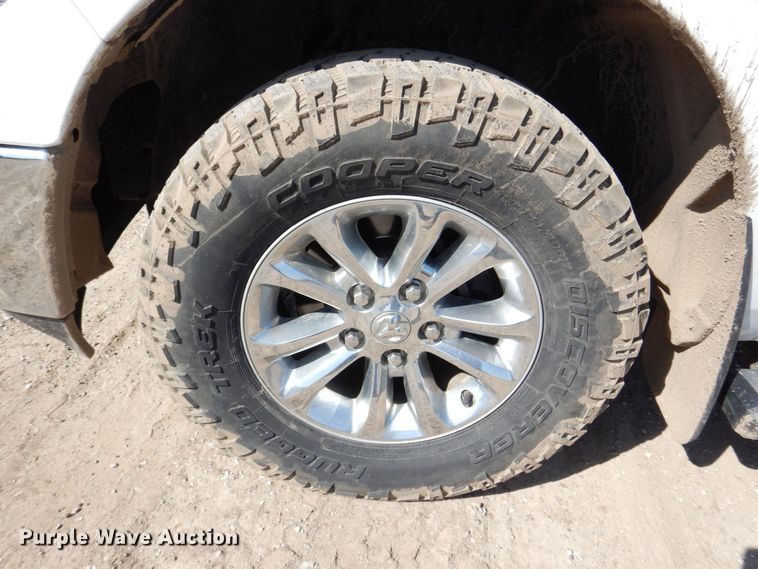 image for item DR4512 2017 Dodge Ram 1500 SLT  Crew Cab pickup truck