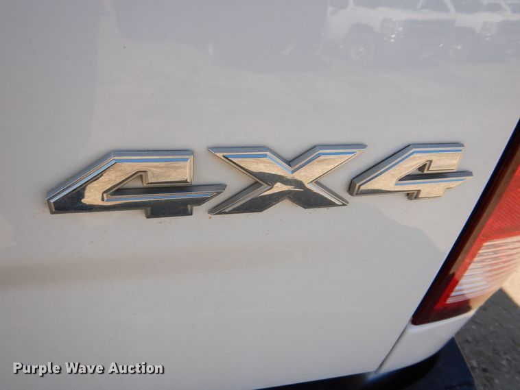 image for item DR4512 2017 Dodge Ram 1500 SLT  Crew Cab pickup truck