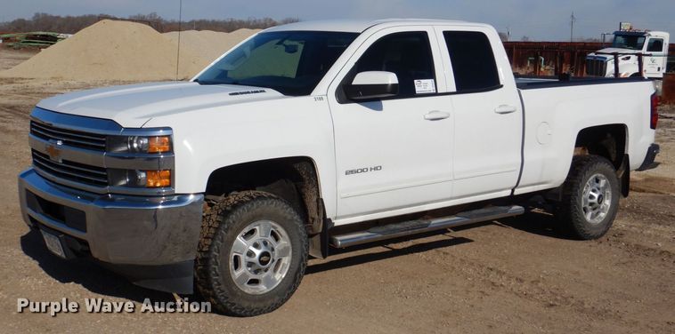 image for item DR4513 2015 Chevrolet Silverado 2500HD  Double Cab pickup truck