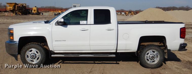 image for item DR4513 2015 Chevrolet Silverado 2500HD  Double Cab pickup truck
