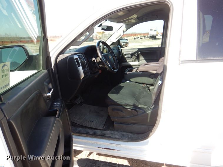 image for item DR4513 2015 Chevrolet Silverado 2500HD  Double Cab pickup truck