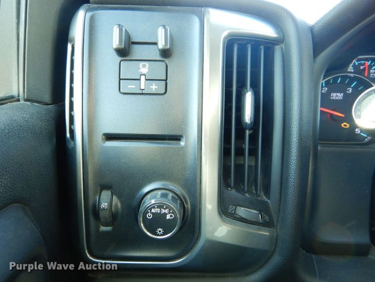 image for item DR4513 2015 Chevrolet Silverado 2500HD  Double Cab pickup truck