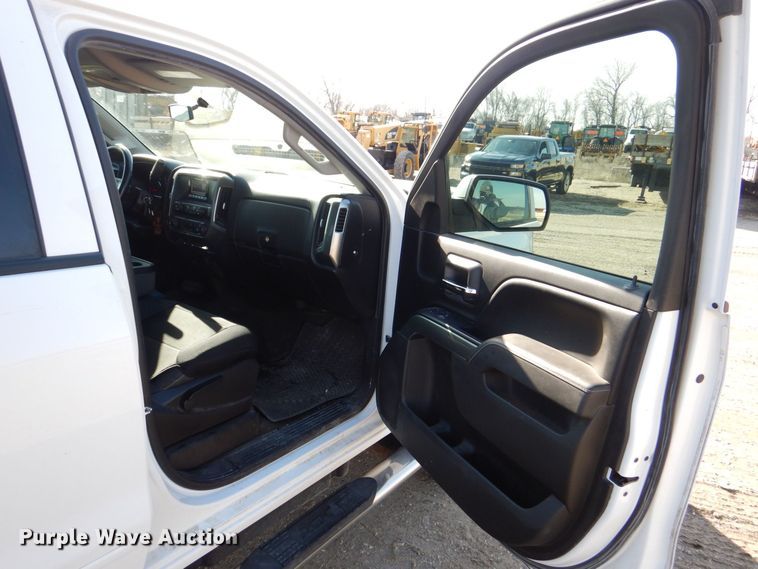 image for item DR4513 2015 Chevrolet Silverado 2500HD  Double Cab pickup truck