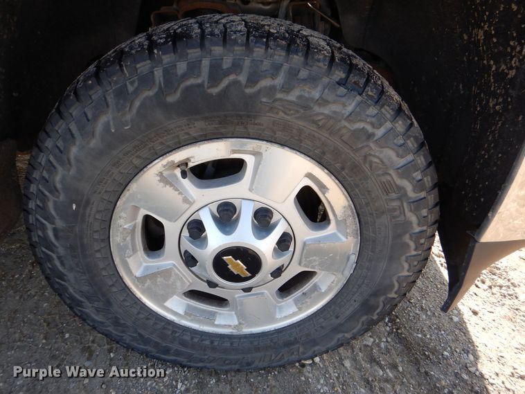 image for item DR4513 2015 Chevrolet Silverado 2500HD  Double Cab pickup truck