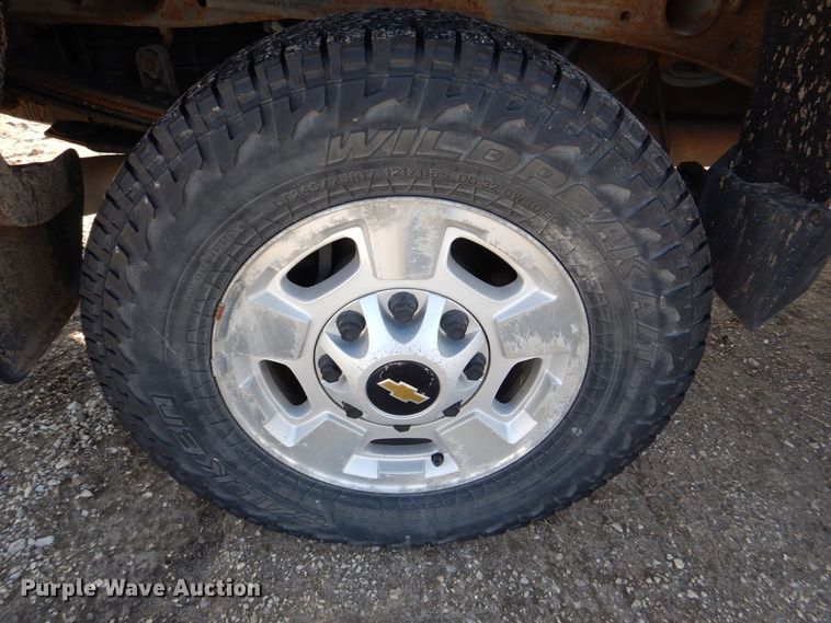 image for item DR4513 2015 Chevrolet Silverado 2500HD  Double Cab pickup truck