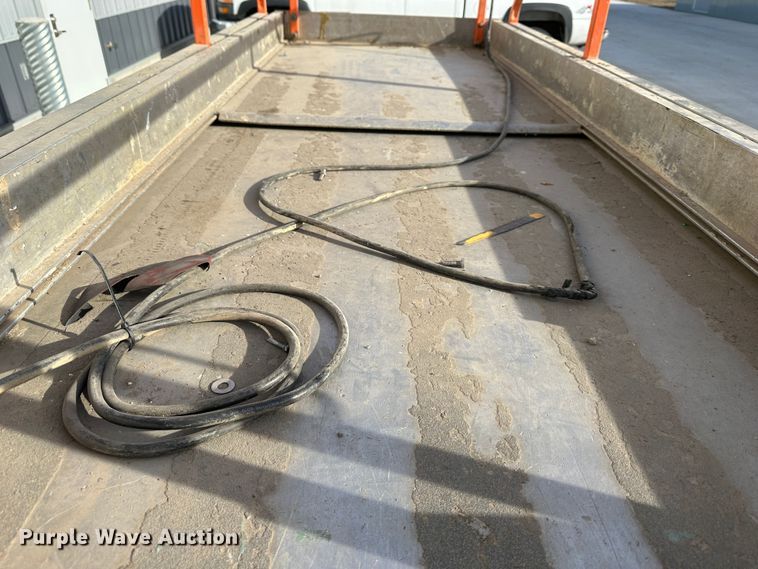 image for item DR5014 2004 JLG 3246ES  scissor lift