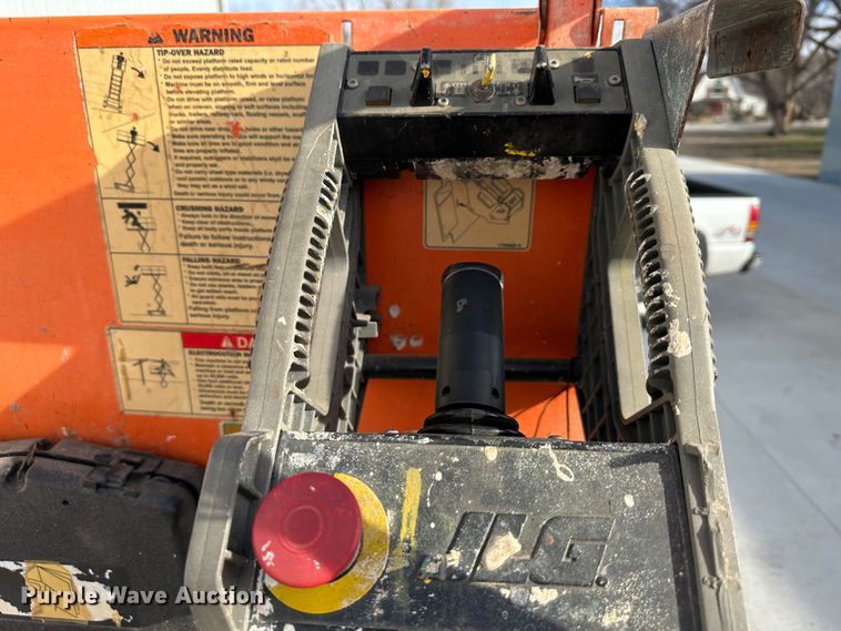 image for item DR5014 2004 JLG 3246ES  scissor lift