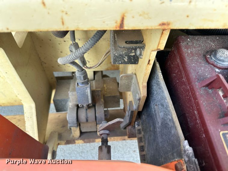 image for item DR5014 2004 JLG 3246ES  scissor lift