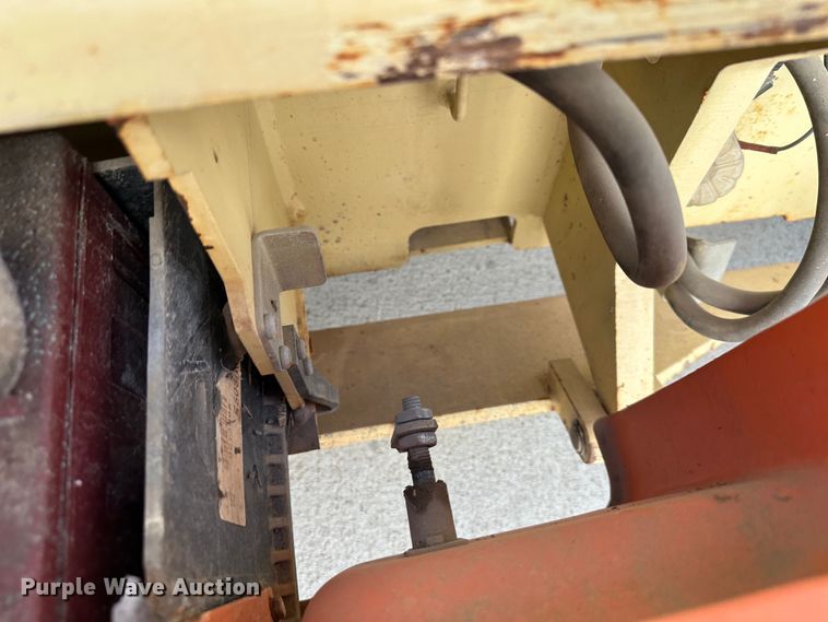 image for item DR5014 2004 JLG 3246ES  scissor lift