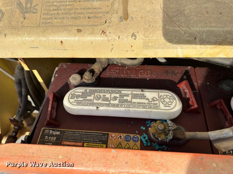 image for item DR5014 2004 JLG 3246ES  scissor lift