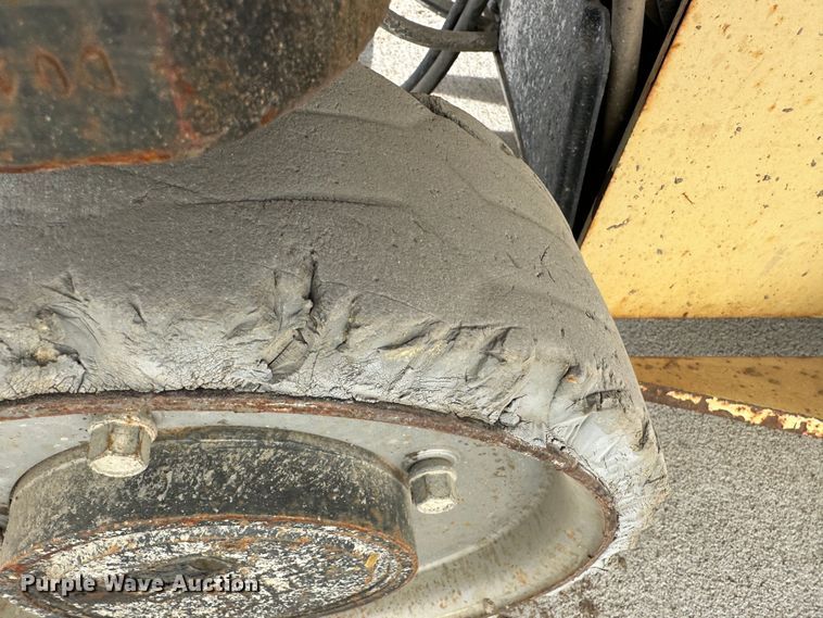 image for item DR5014 2004 JLG 3246ES  scissor lift