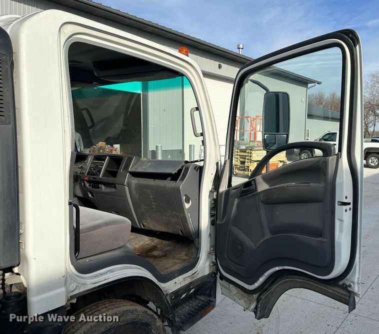 image for item DR5021 2008 Isuzu NQR  flatbed truck