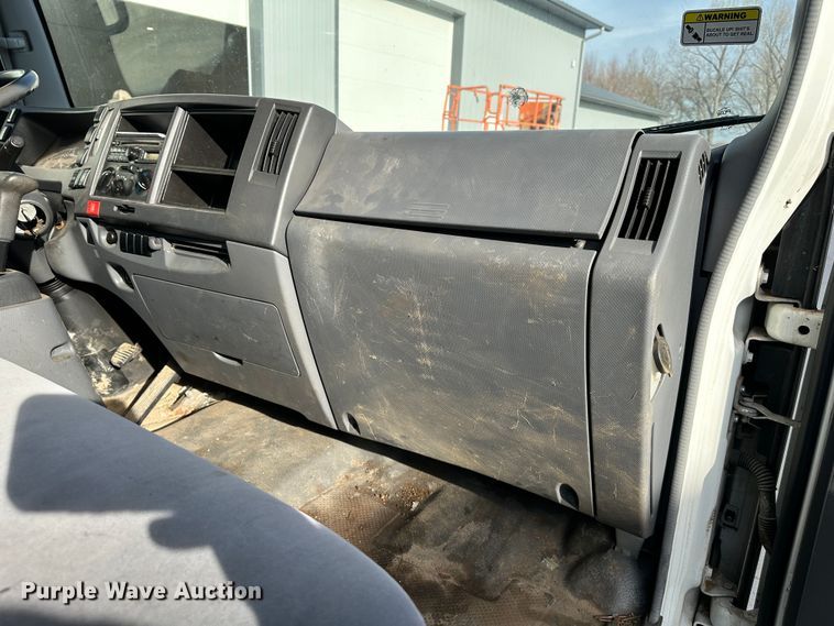 image for item DR5021 2008 Isuzu NQR  flatbed truck