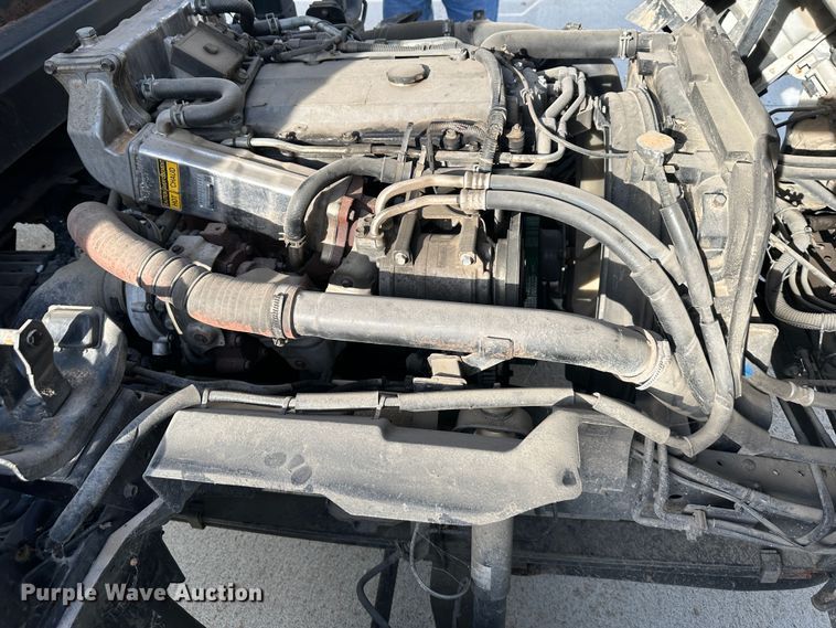 image for item DR5021 2008 Isuzu NQR  flatbed truck