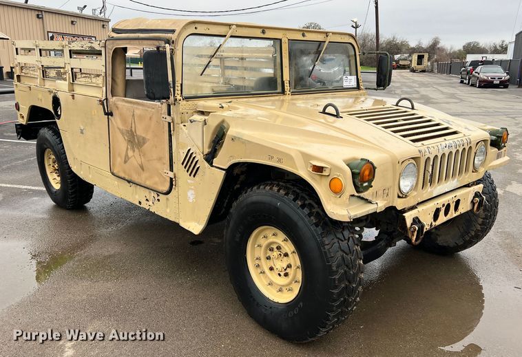 image for item DS2804 Am General M-1097R1 HMMWV  SUV