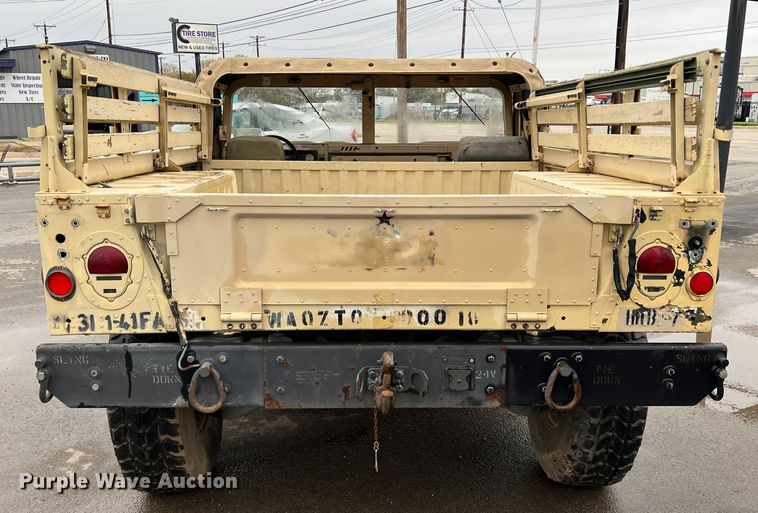 image for item DS2804 Am General M-1097R1 HMMWV  SUV