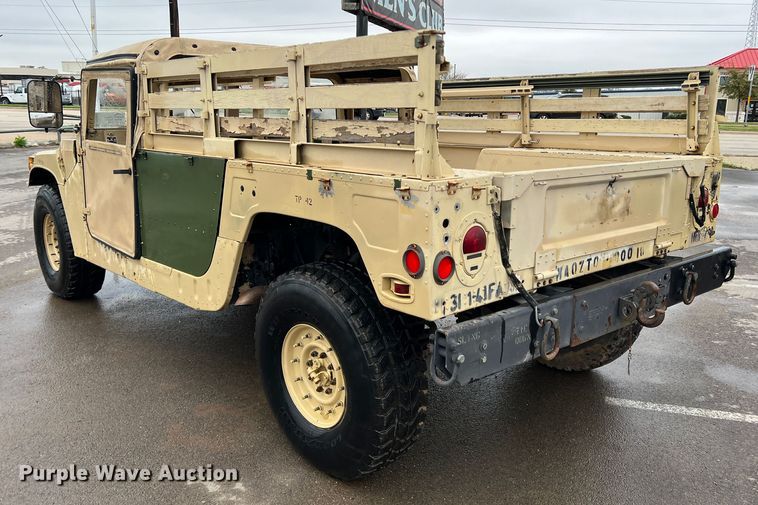 image for item DS2804 Am General M-1097R1 HMMWV  SUV