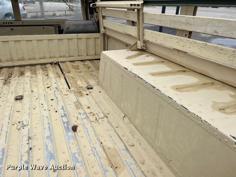 image for item DS2804 Am General M-1097R1 HMMWV  SUV