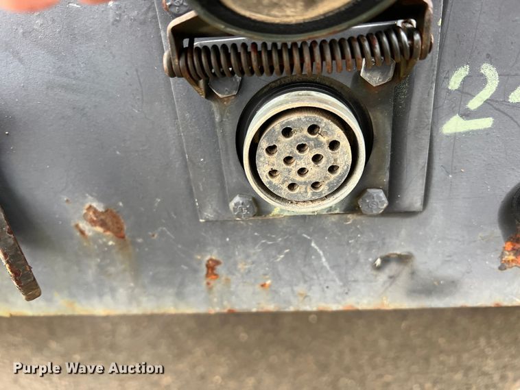 image for item DS2804 Am General M-1097R1 HMMWV  SUV