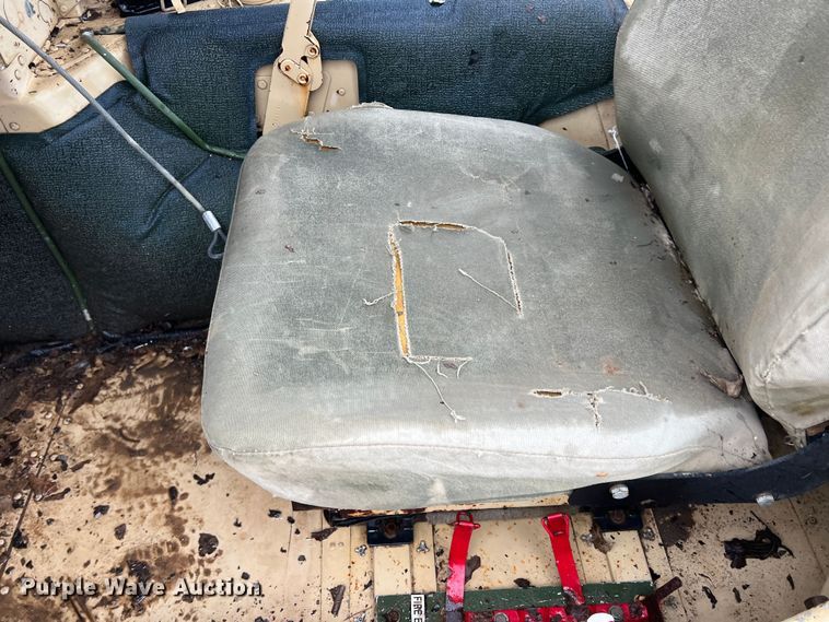 image for item DS2804 Am General M-1097R1 HMMWV  SUV