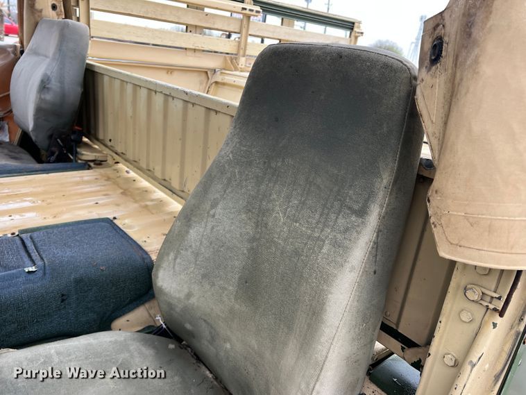 image for item DS2804 Am General M-1097R1 HMMWV  SUV