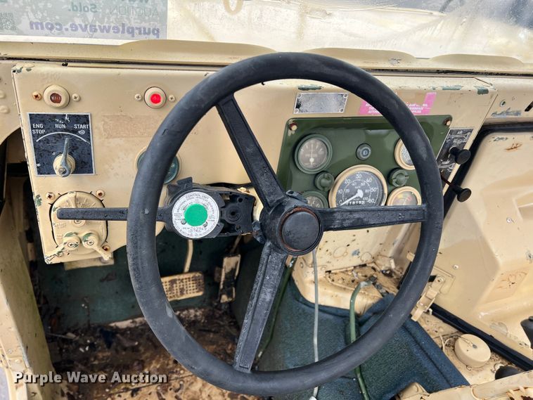 image for item DS2804 Am General M-1097R1 HMMWV  SUV