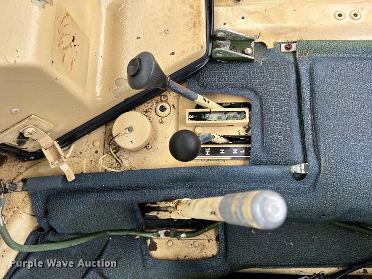 image for item DS2804 Am General M-1097R1 HMMWV  SUV