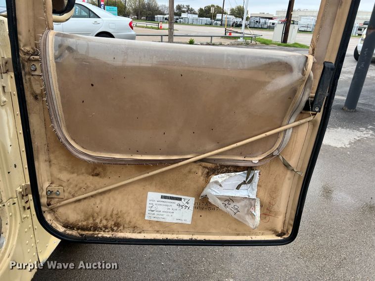 image for item DS2804 Am General M-1097R1 HMMWV  SUV