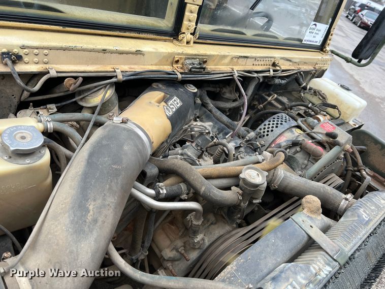 image for item DS2804 Am General M-1097R1 HMMWV  SUV