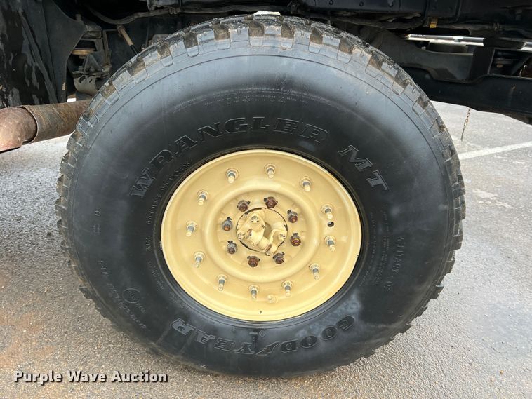 image for item DS2804 Am General M-1097R1 HMMWV  SUV