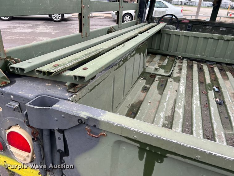 image for item DS2806 Am General M1097R1 HMMWV  SUV