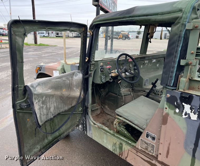 image for item DS2806 Am General M1097R1 HMMWV  SUV
